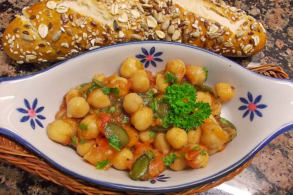 Kichererbsensalat mit Tomaten