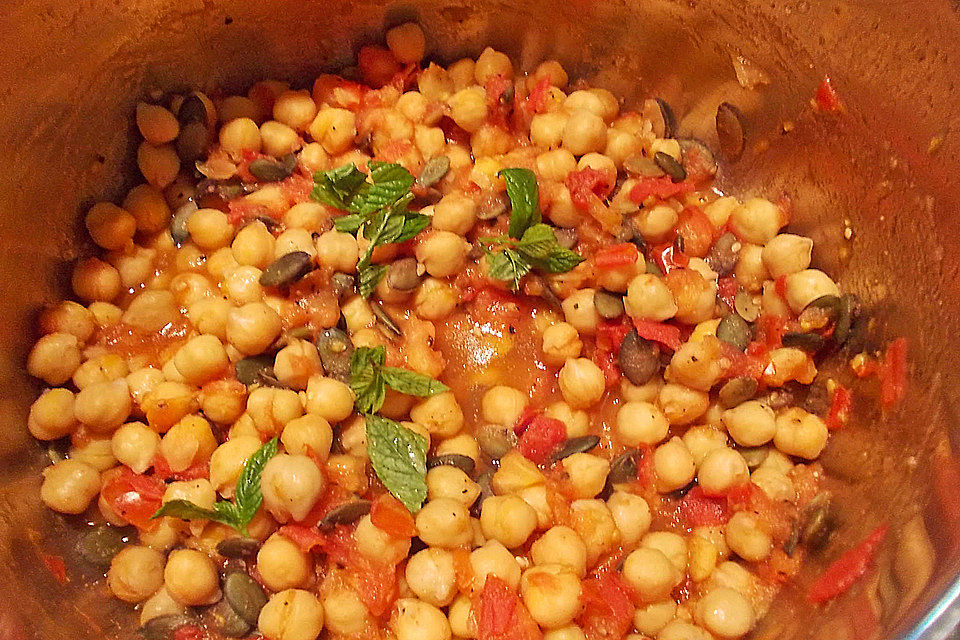 Kichererbsensalat mit Tomaten