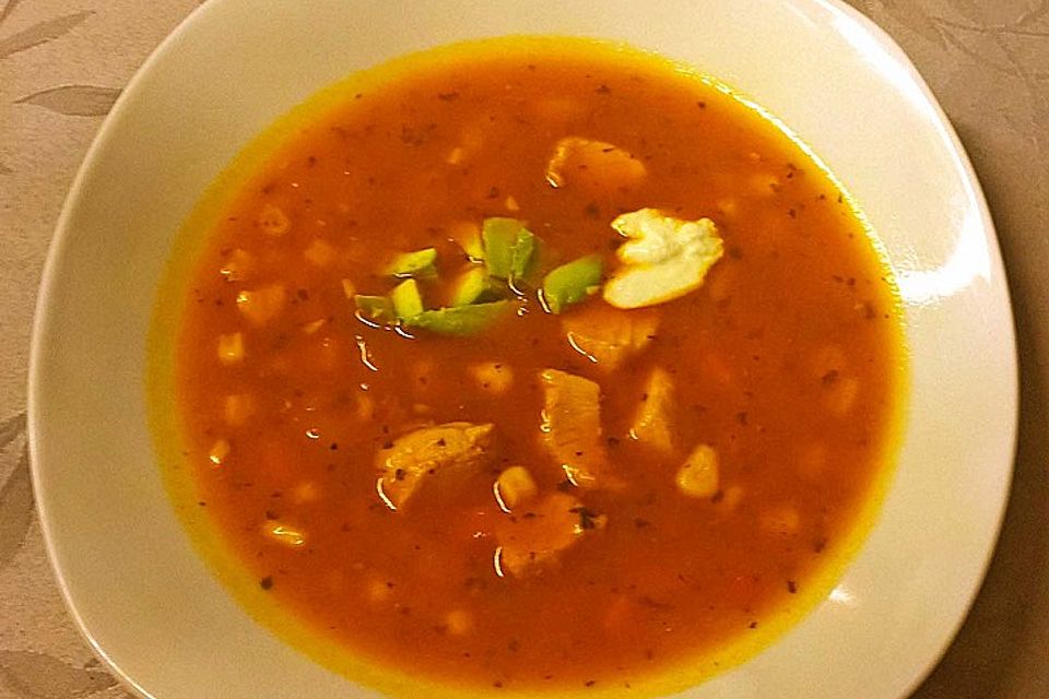 Feine Kürbissuppe mit Hähnchenfleisch Feine Kürbissuppe mit Hähnchenfleisch