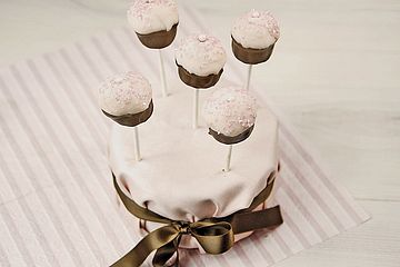 Chocolate Cupcake Cake Pops