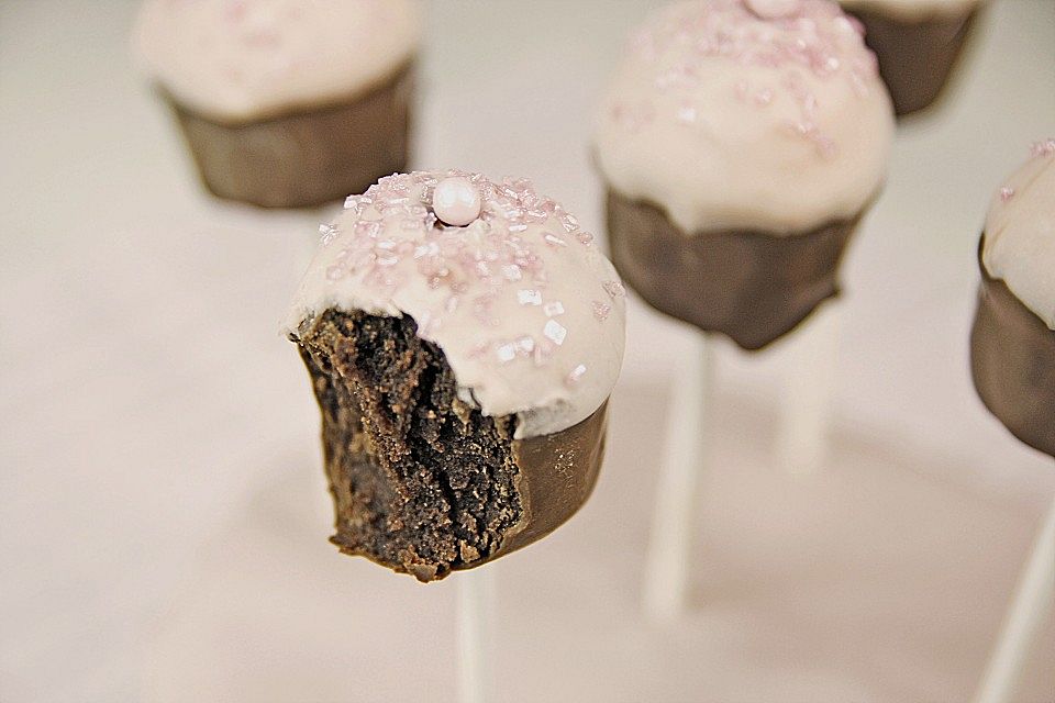 Chocolate Cupcake Cake Pops