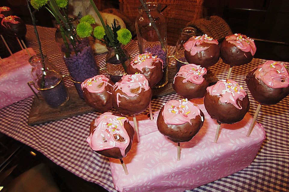 Chocolate Cupcake Cake Pops