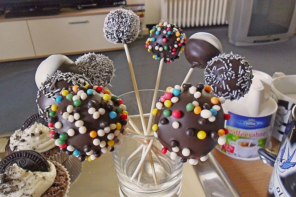 Chocolate Cupcake Cake Pops