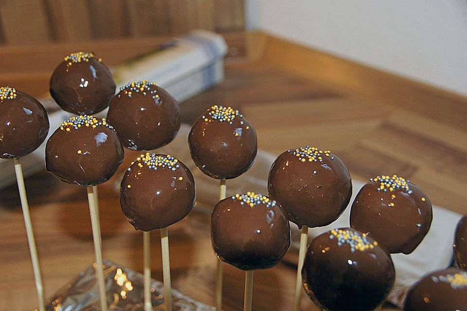 Chocolate Cupcake Cake Pops