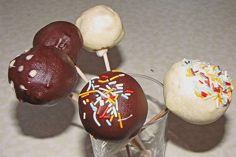 Chocolate Cupcake Cake Pops