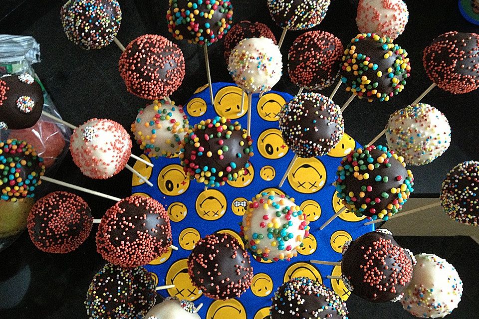 Chocolate Cupcake Cake Pops