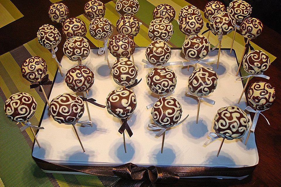 Chocolate Cupcake Cake Pops