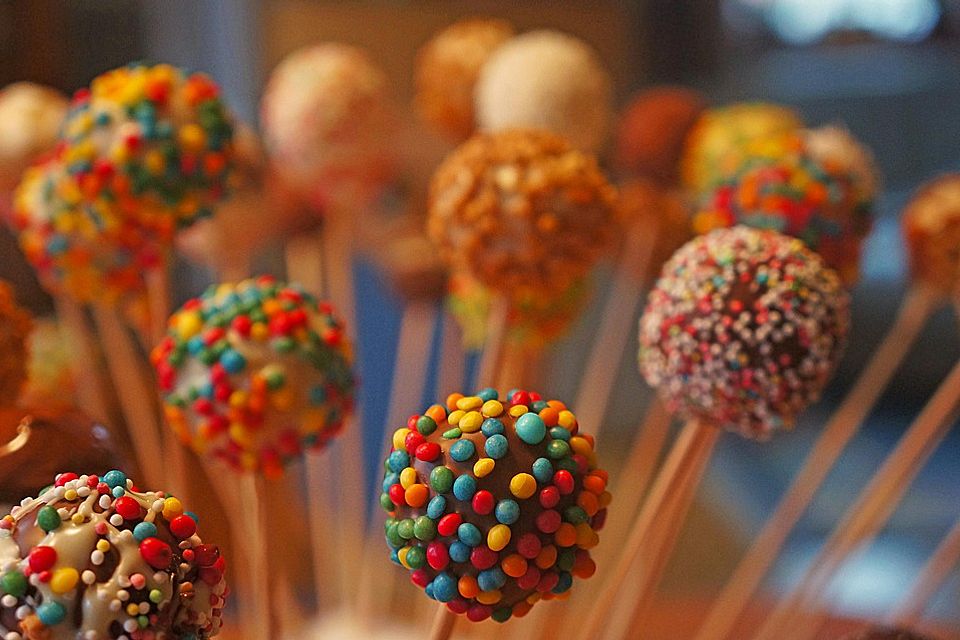 Chocolate Cupcake Cake Pops