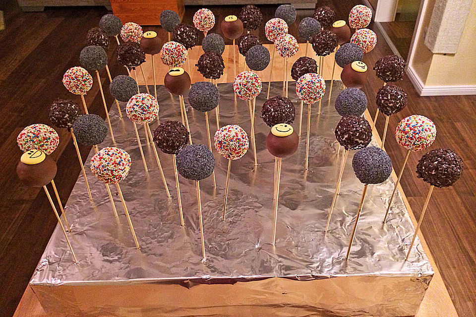 Chocolate Cupcake Cake Pops