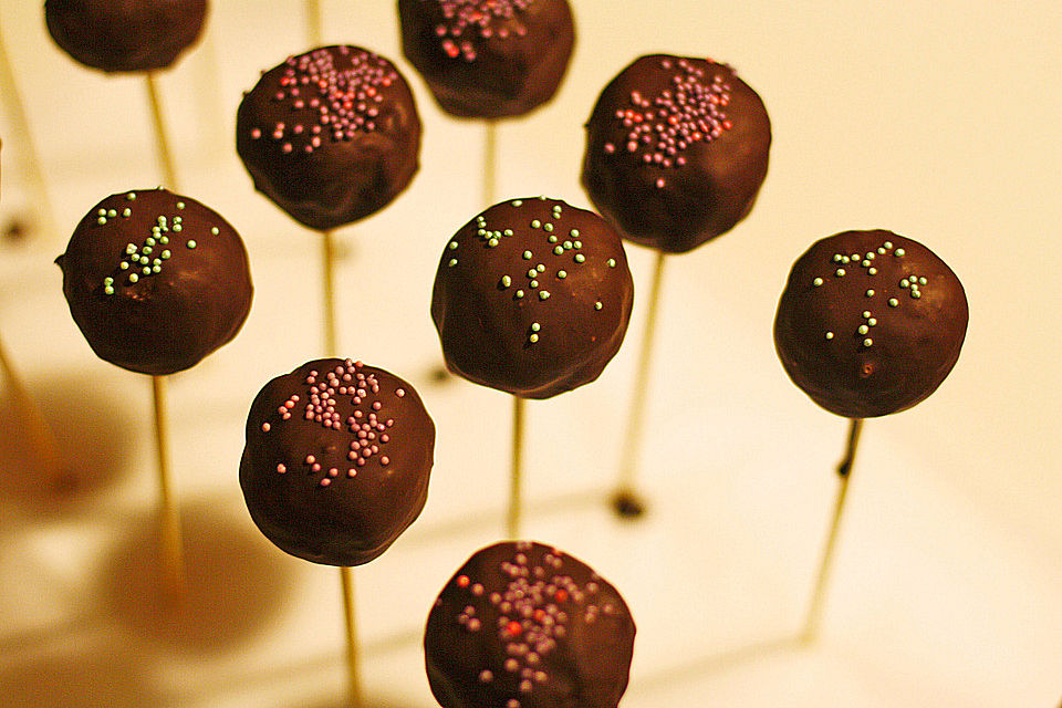 Chocolate Cupcake Cake Pops