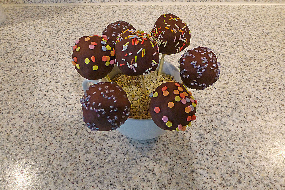 Chocolate Cupcake Cake Pops