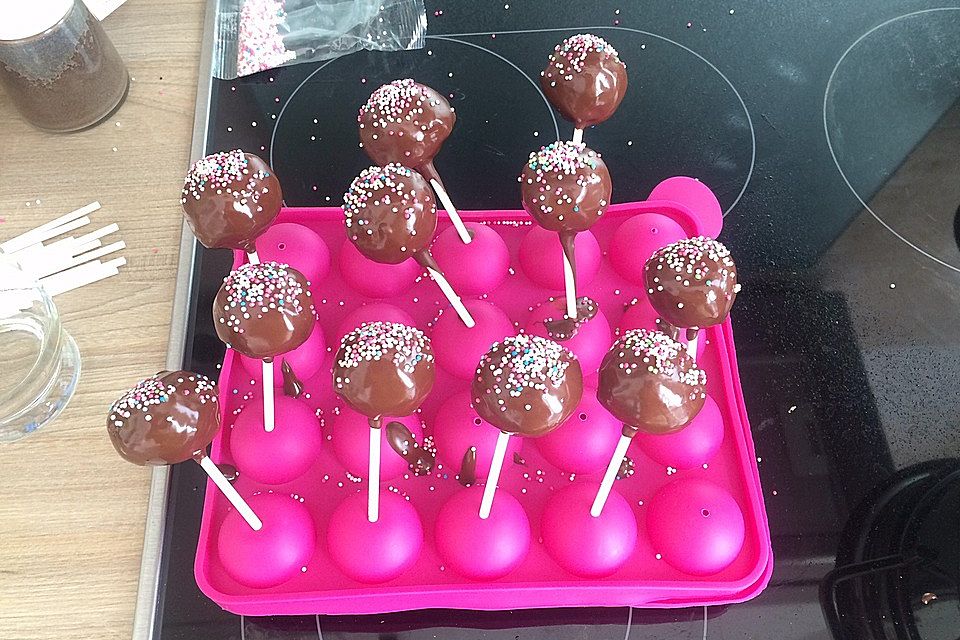 Chocolate Cupcake Cake Pops