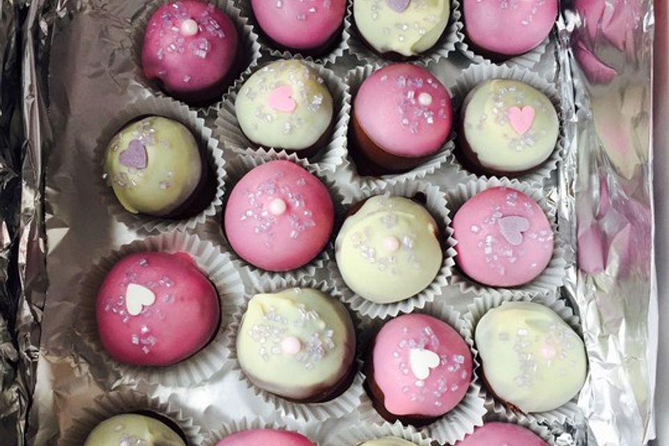 Chocolate Cupcake Cake Pops