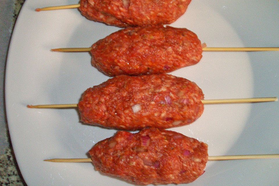 Biftèki-Spieße