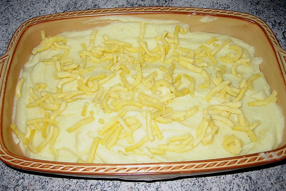 Hackauflauf mit Kartoffelbrei