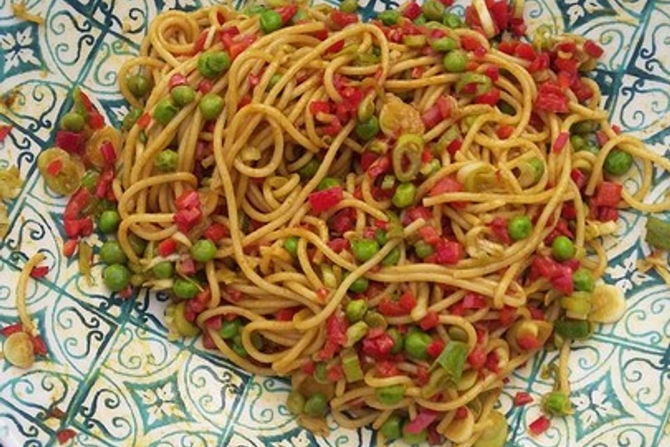 Spaghetti-Curry-Salat