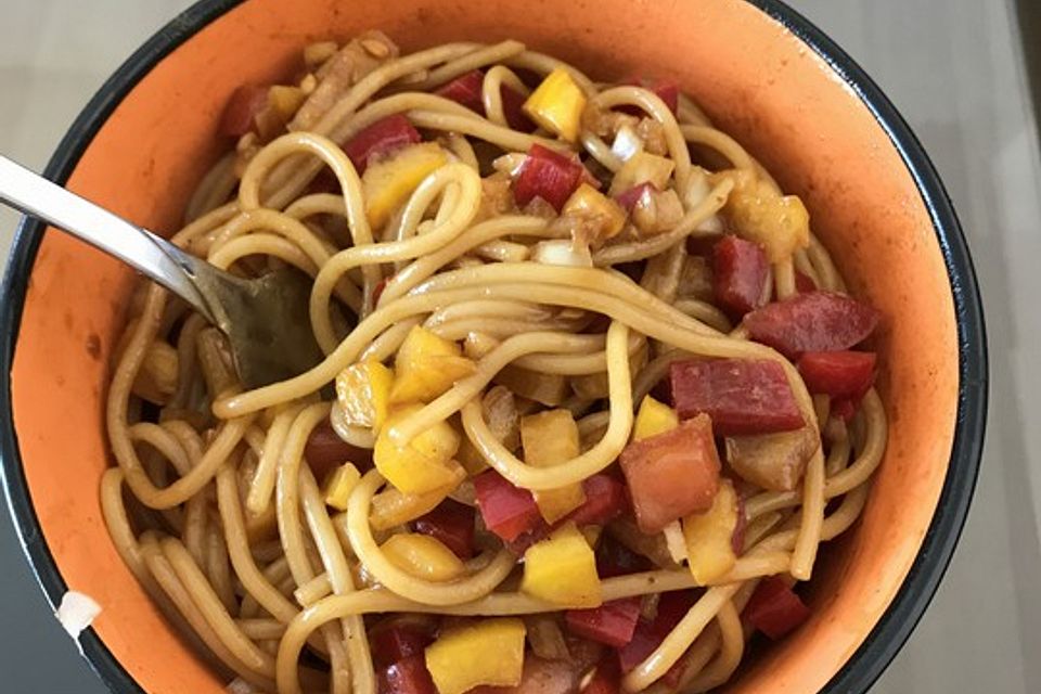 Spaghetti-Curry-Salat