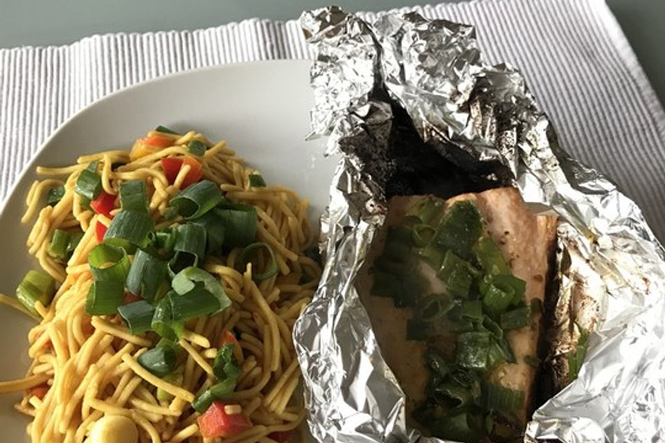 Spaghetti-Curry-Salat