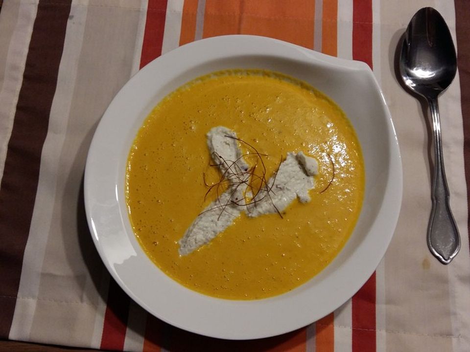 Karottensuppe mit Parmesannocken von puffel84| Chefkoch