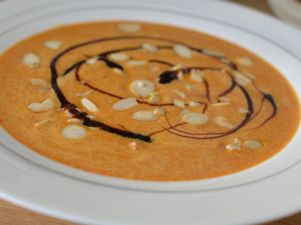 Kartoffel-Mandel-Pfefferschoten-Suppe von SvenjaL| Chefkoch