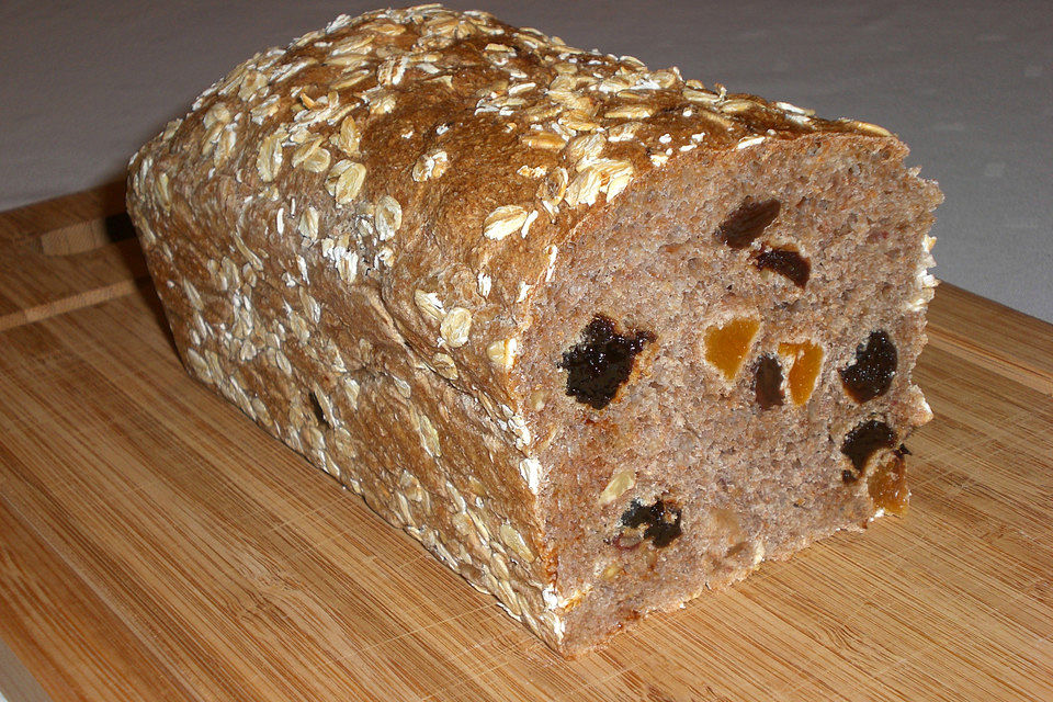 Müslibrötchen oder Müslibrot wie vom Bäcker