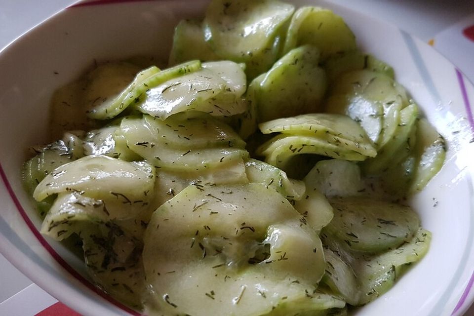 Dressing für Gurkensalat