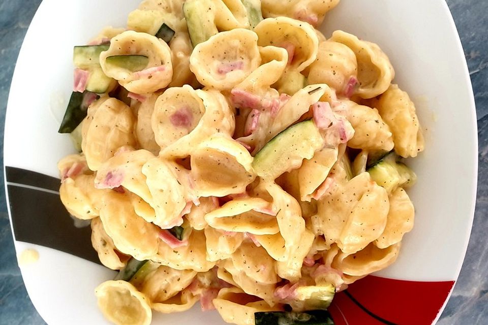 Die berühmten Zucchini-Frischkäse-Nudeln Die berühmten Zucchini-Frischkäse-Nudeln