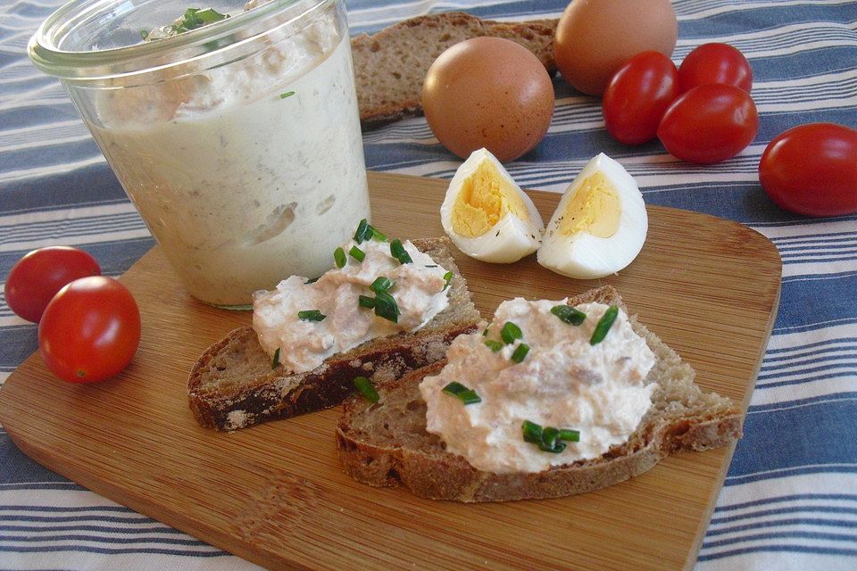 Thunfisch-Dip mit Röstzwiebeln