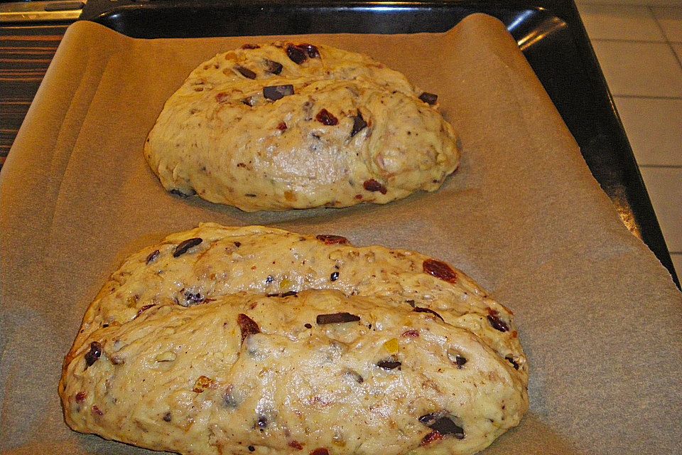 Cranberry-Pecannuss Stollen