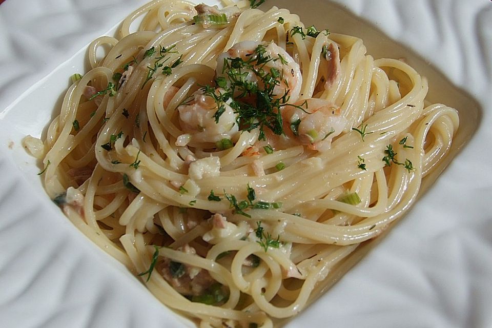 Spaghetti mit Thunfisch und Krabben