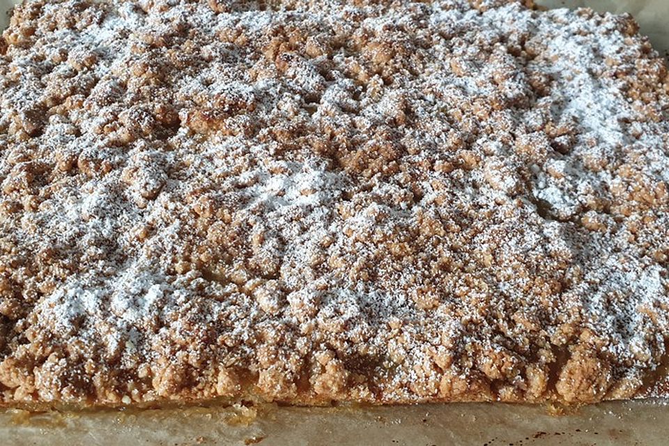 Apfelmus-Streusel-Blechkuchen