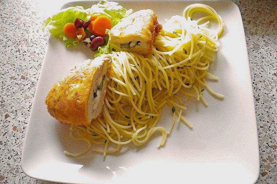 Gefüllte Piccata mit Knoblauchspaghetti