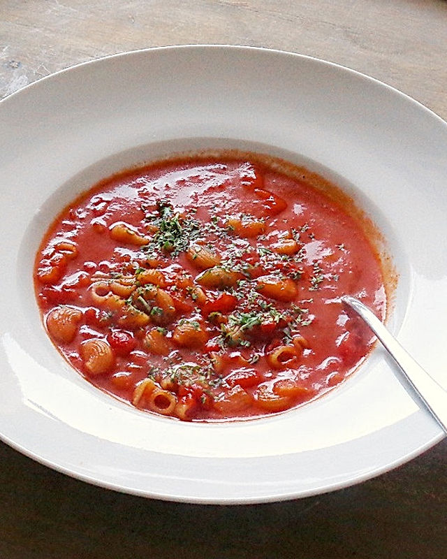 Milde Tomatennudelsuppe
