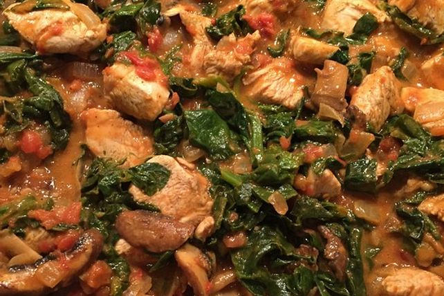 Hähnchen-Erdnuss-Pfanne mit Spinat von TomKaGai| Chefkoch