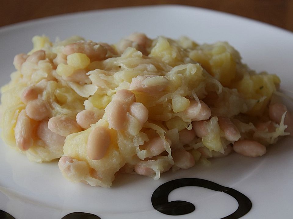 Sauerkraut mit weißen Bohnen nach Uromas Art von gabriele9272| Chefkoch
