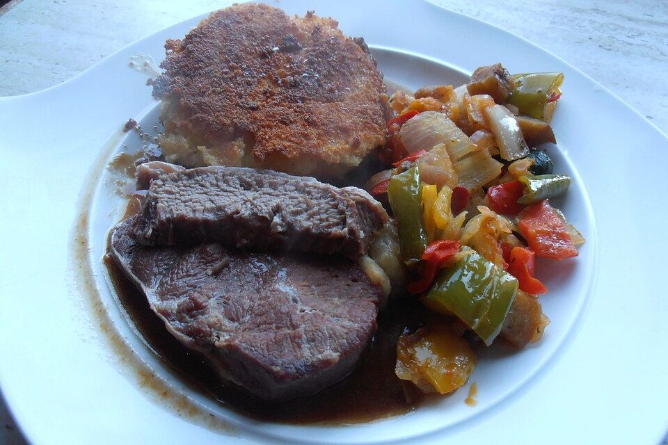 Steirisches Wurzelfleisch mit Semmelkoch