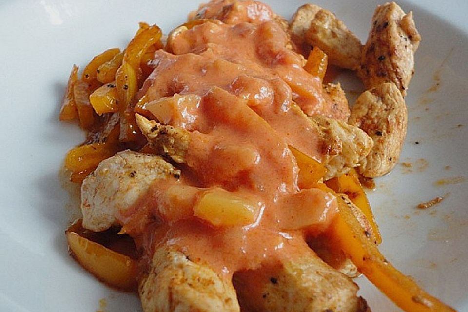 Paprika-Hähnchenpfanne mit Mangosauce