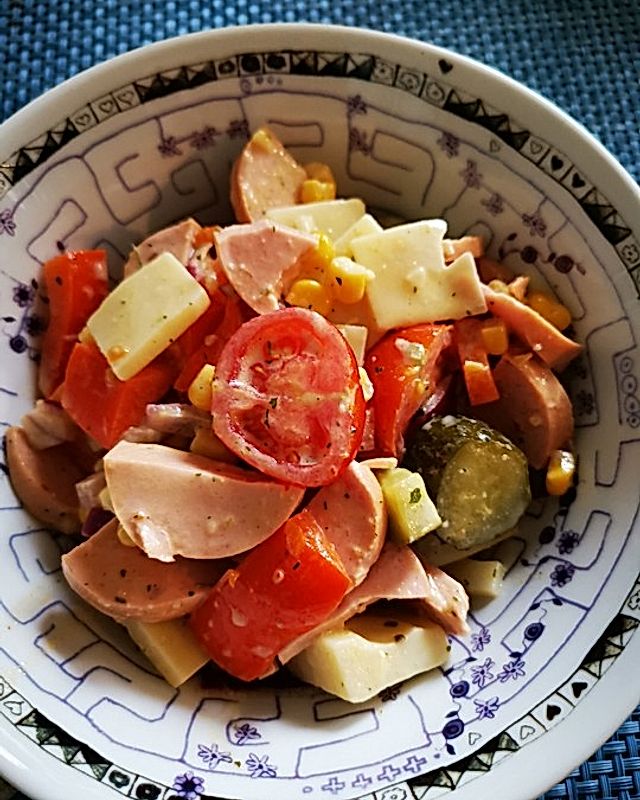 Pikanter Wurst-Käse-Salat