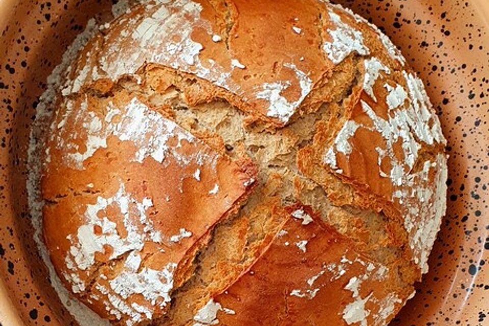 Sauerteigbrot mit Roggen- und Dinkelmehl