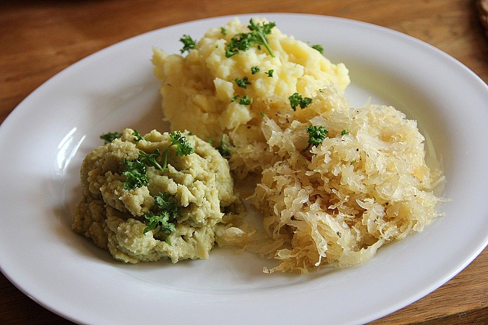 Erbspüree mit Sauerkraut nach Großmutters Art