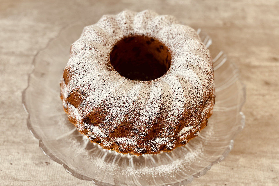 Nusskuchen mit Nuss-Nougat Stückchen