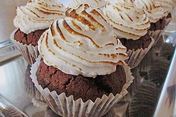 Schokoladen-Cupcakes mit gebranntem Icing