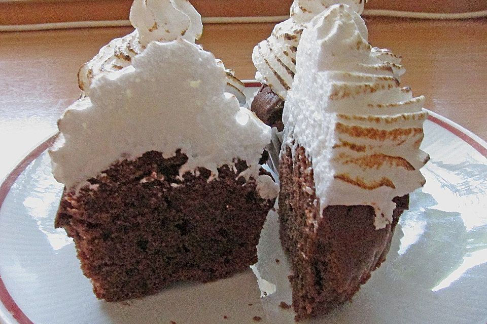 Schokoladen-Cupcakes mit gebranntem Icing