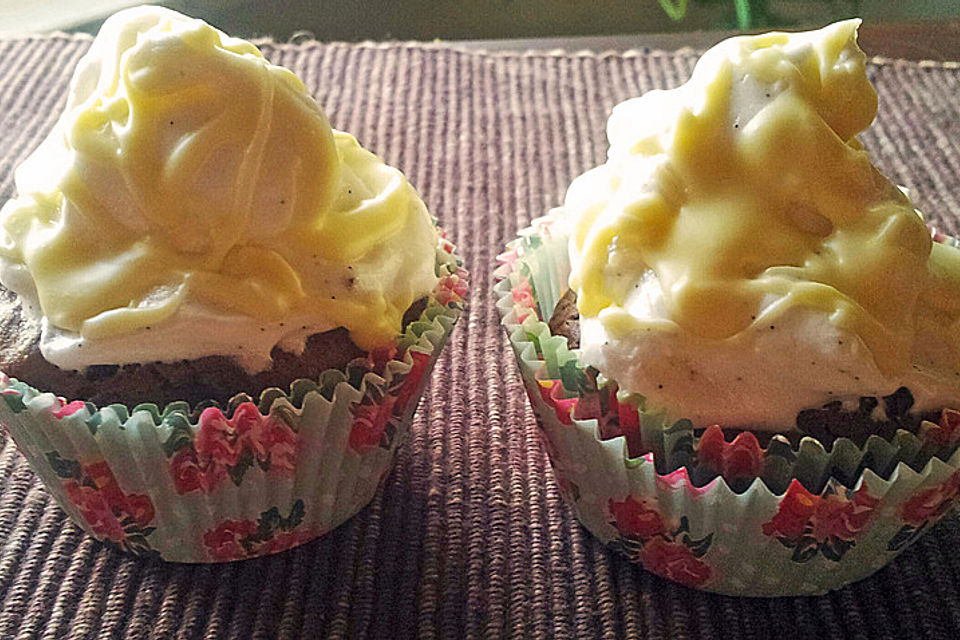 Schokoladen-Cupcakes mit gebranntem Icing