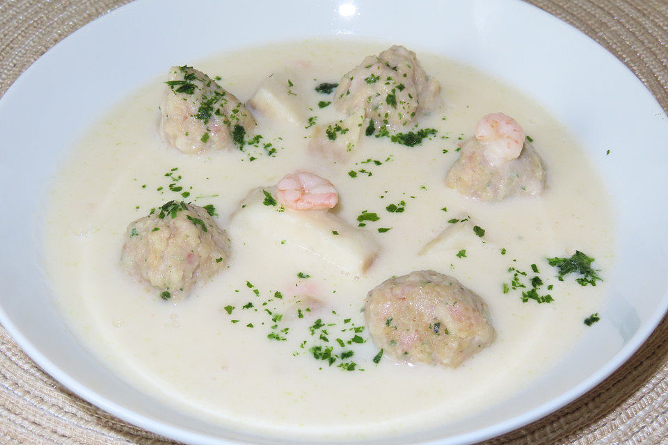 Fischsuppe mit Schinkenklößchen à la Gabi