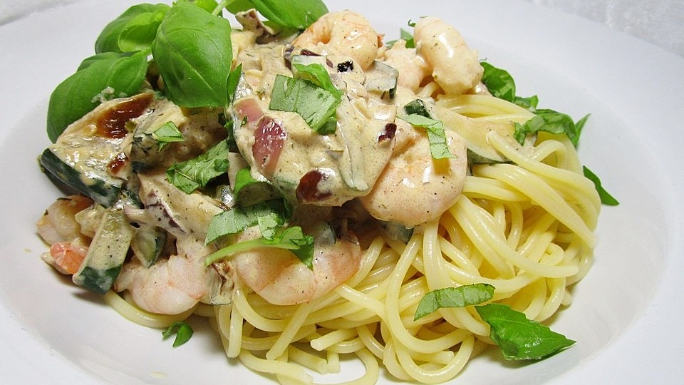 Spaghetti mit Zucchinistreifen, scharf von Iserlohner| Chefkoch Spaghetti mit Zucchinistreifen, scharf von Iserlohner| Chefkoch