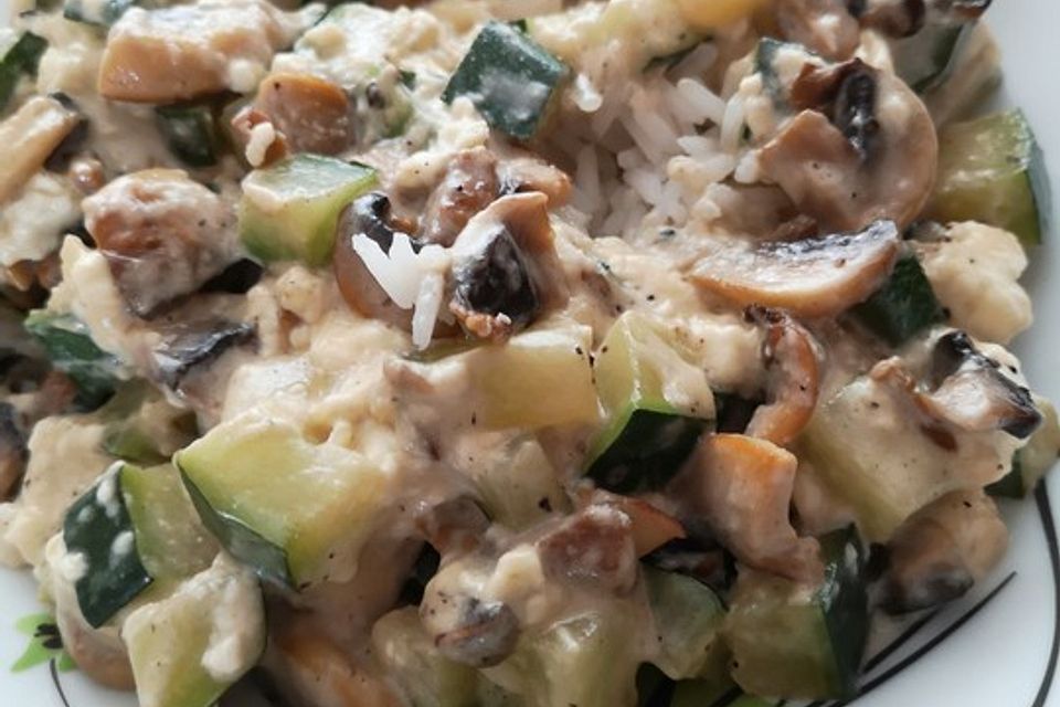 Zucchini-Champignon-Pfanne mit Feta