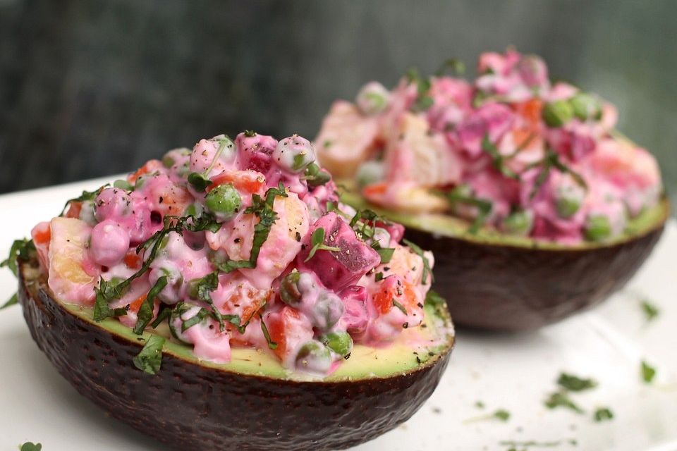 Palta rellena (Gefüllte Avocado)