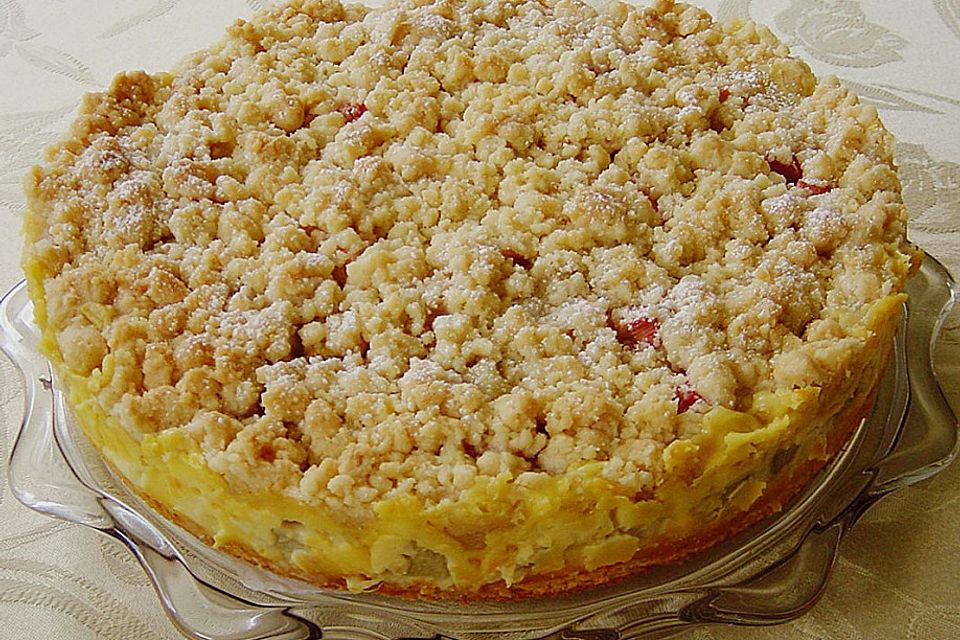 Rhabarberkuchen mit Vanillecreme und Streuseln