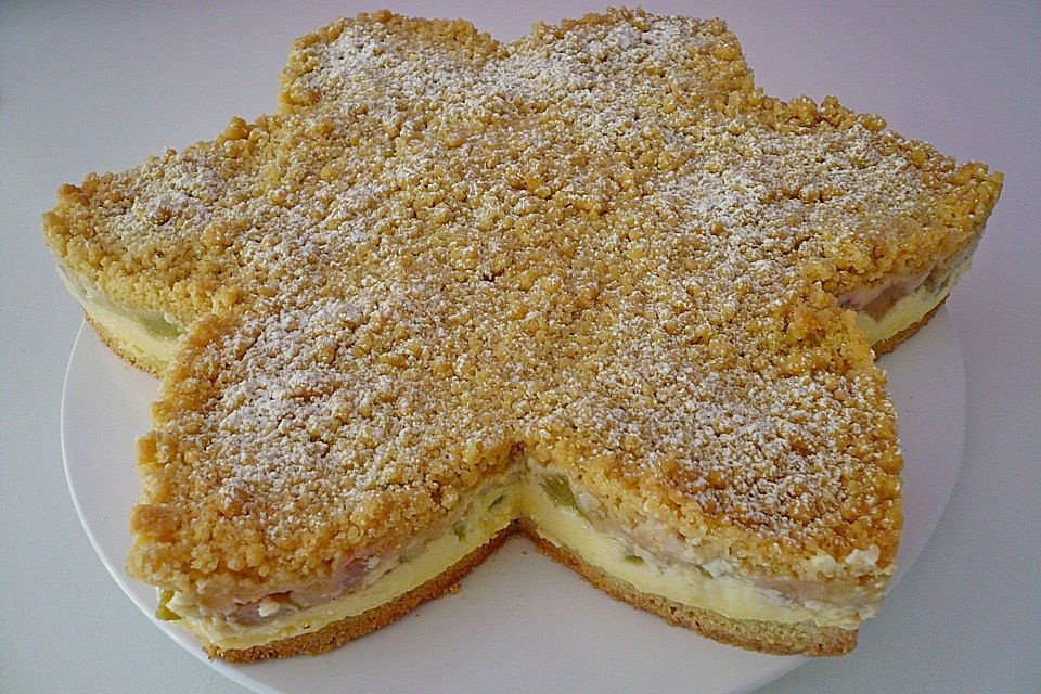 Rhabarberkuchen mit Vanillecreme und Streuseln